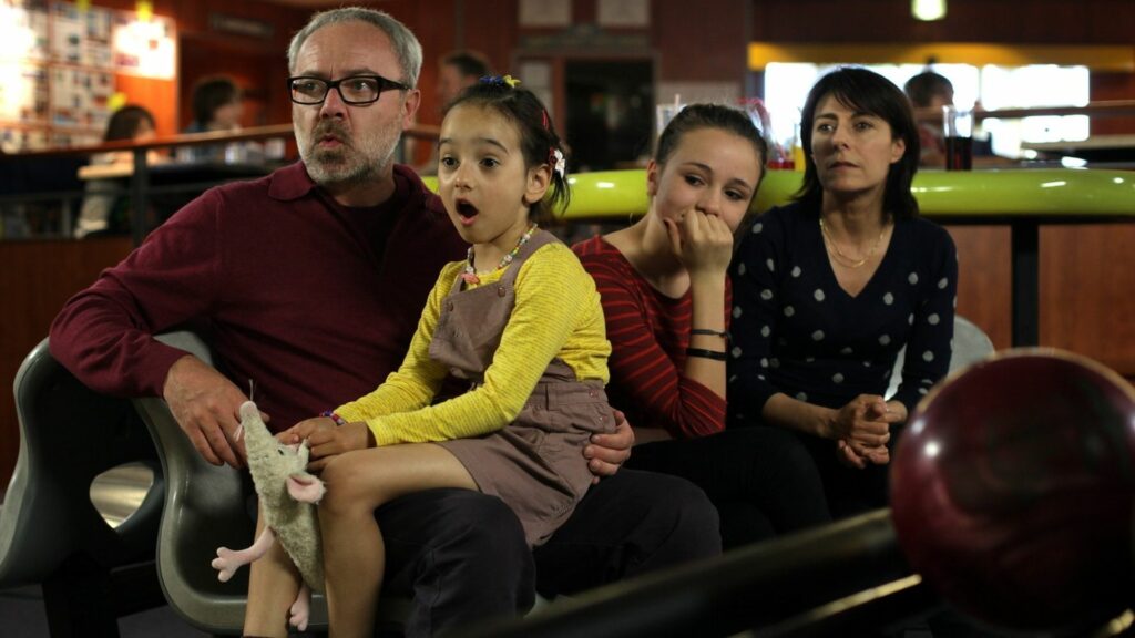 Les Papas du dimanche : Quand la paternité devient un dimanche, la comédie douce-amère qui émeut sans fanfare