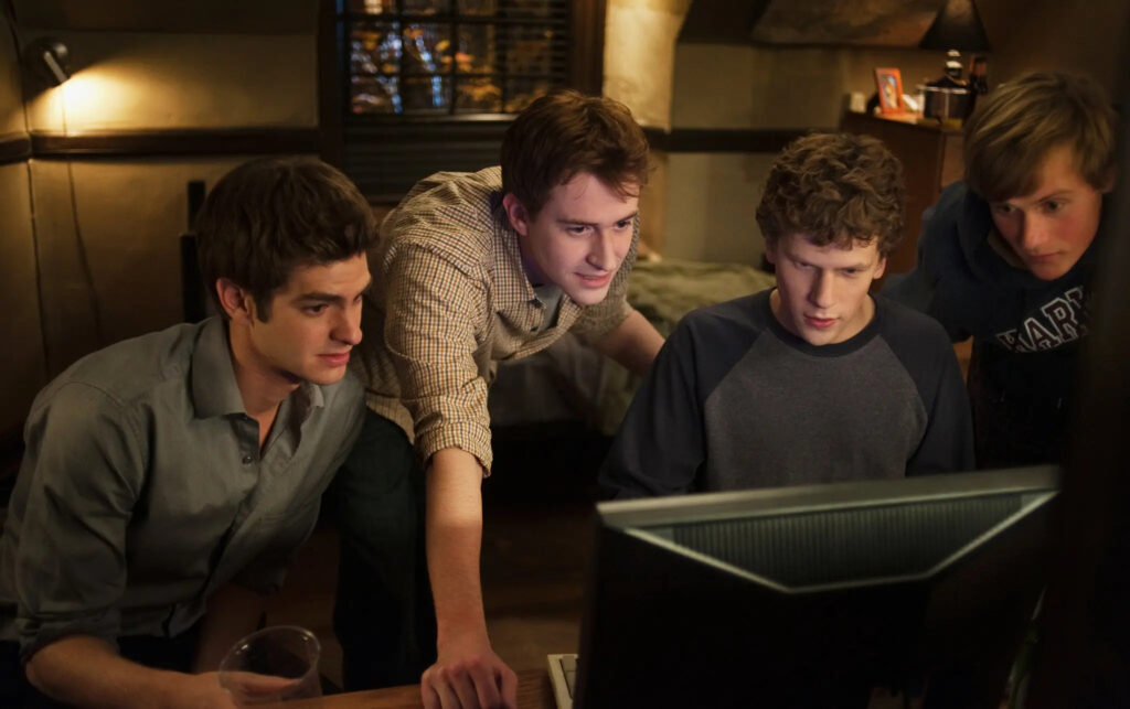 Plongée au cœur de l’ère Facebook : « The Social Network », le film culte qui a redéfini une génération Plongée au cœur de l’ère Facebook : « The Social Network », le film culte qui a redéfini une génération