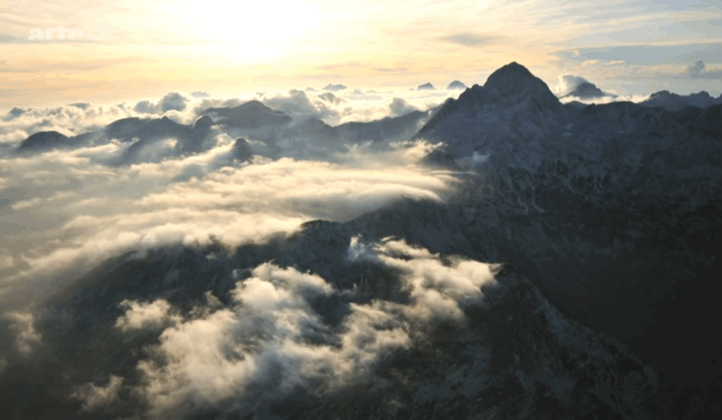 Les Alpes vues du ciel — La grande fresque qui rend la montagne intime