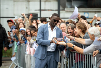 French Lover : Quand Omar Sy refait la Comédie Romantique Française sur Netflix