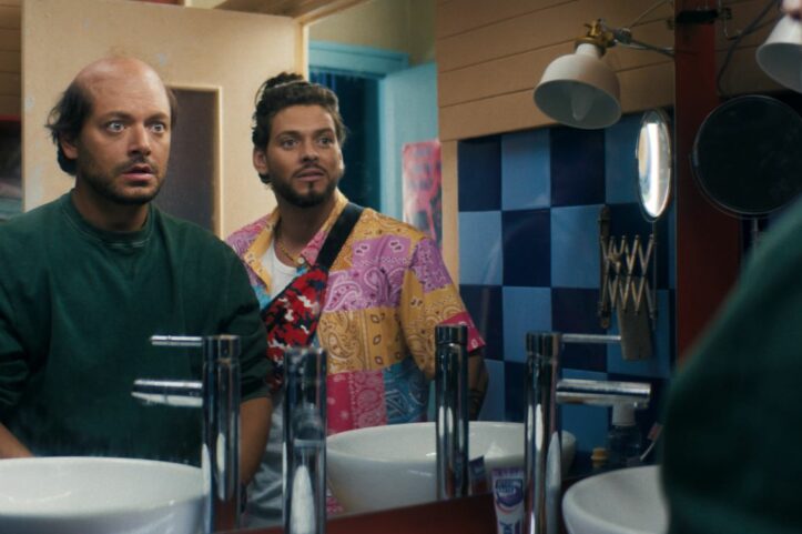 Certains L’Aiment Chauve : une comédie capillaire